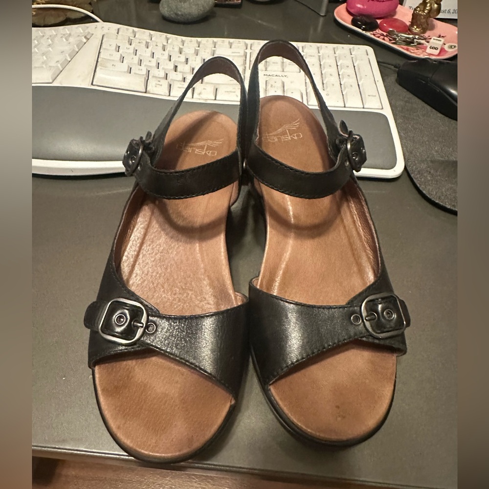 Dansko Joanie Sandal EUC - equal to US 7.5 or 8